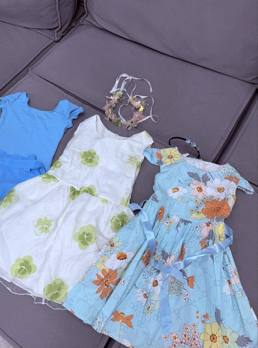 Продам платья 6-7 лет