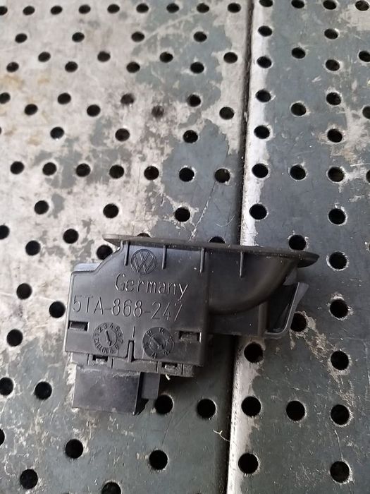 Buton geam electric dreapta fata vw touran 3 5ta868247
