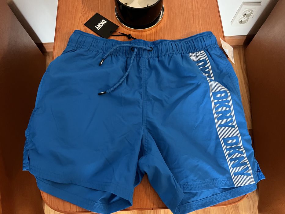 Short barbatesc DKNY