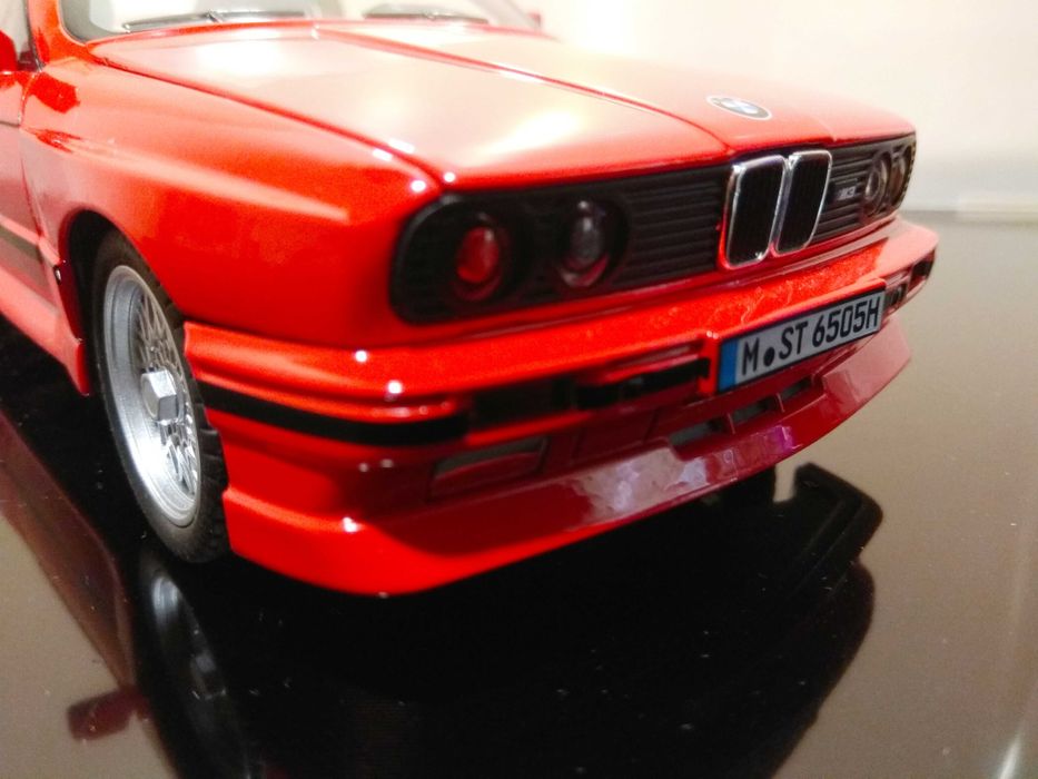 BMW e30 M3 1:24. Празни,рекламни кутии и поставки 1:24 БМВ и 1:43