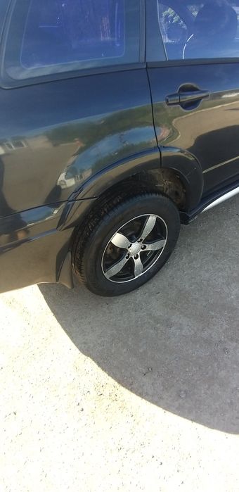 Продаётся Mitsubishi Outlander