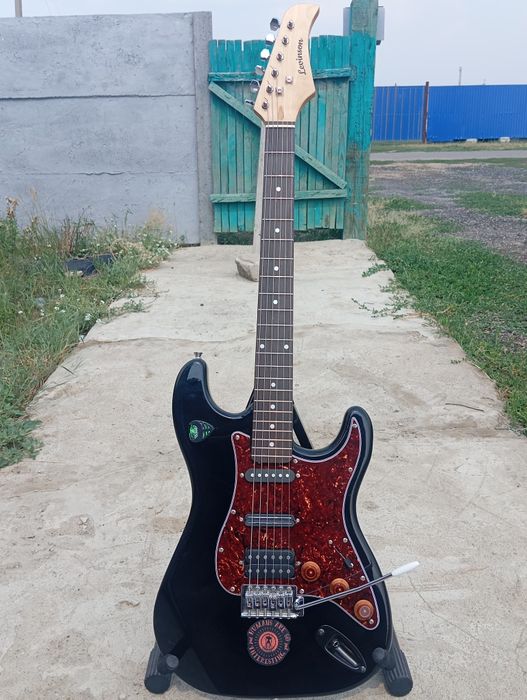 Обеняю электрогитару Levinson spack bk-1.