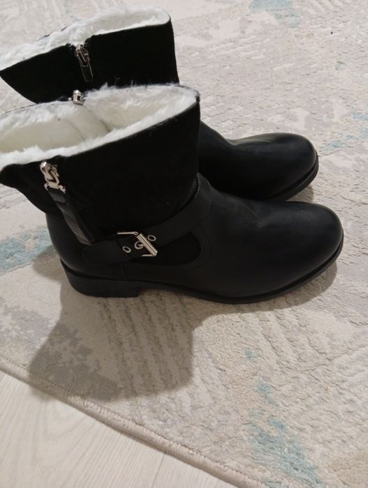 Ботинки женские продам