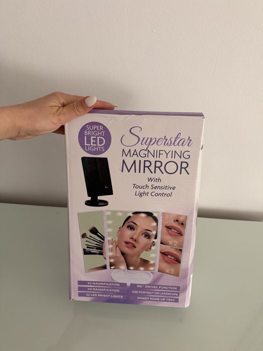 Oglinda cosmetica LED, rotativa, iluminare reglabila, zoom 2x si 3x