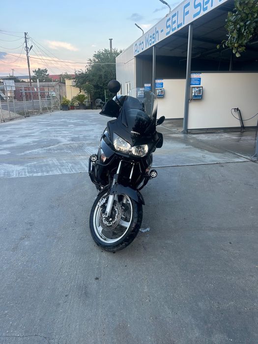 De Vanzare moto Honda Varadero schimb cu auto+diferenta