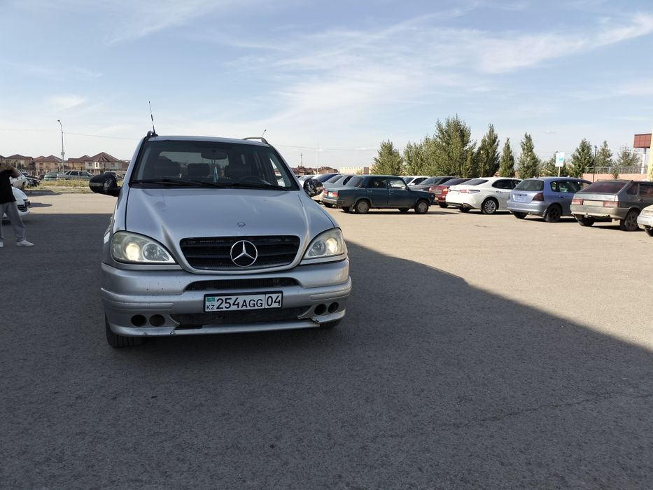 Авто машина Mercedes