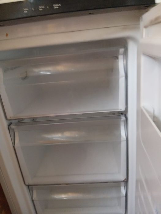 Продам морозильную камеру