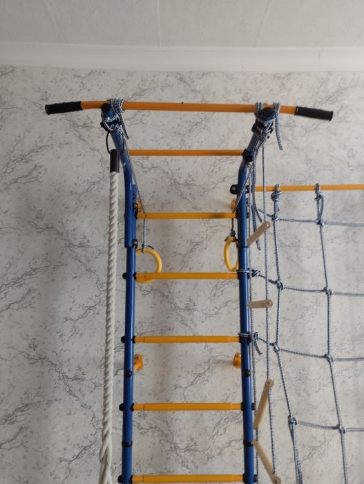 Продам шведскую  стенку детскую