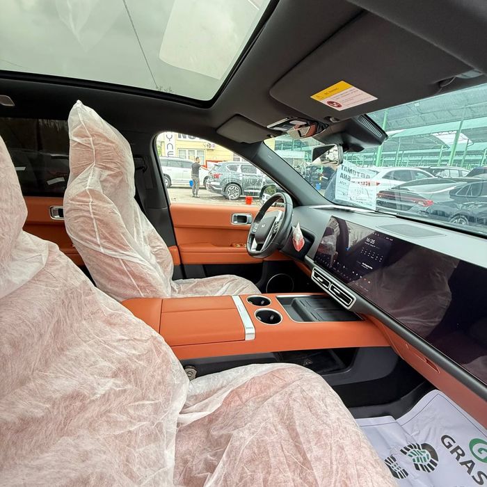 Продаётся автомобиль LIXIANG L6 MAX FULL