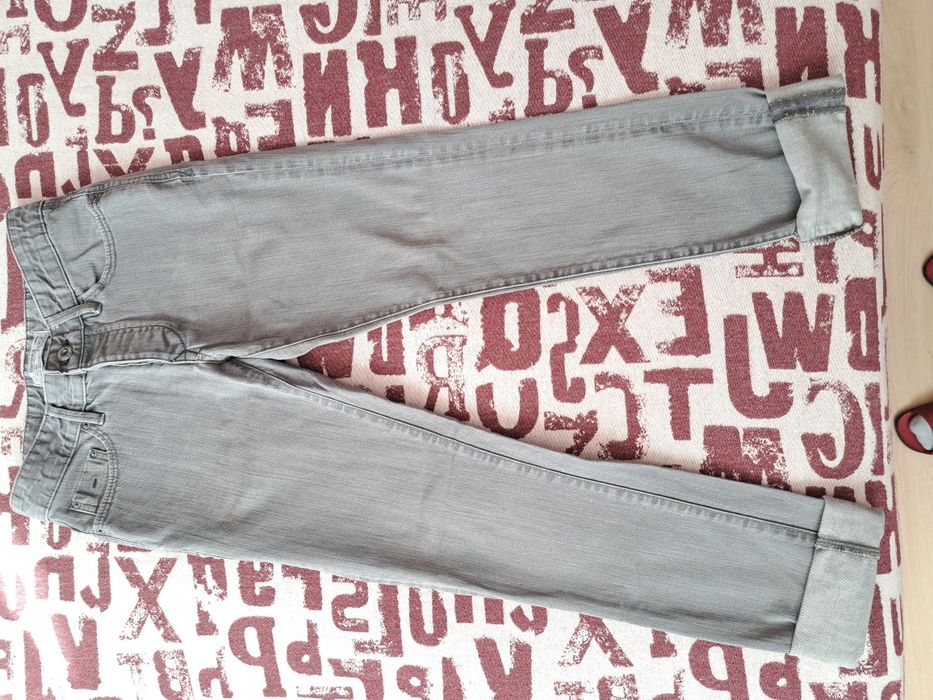 Продам джинсы для девочки