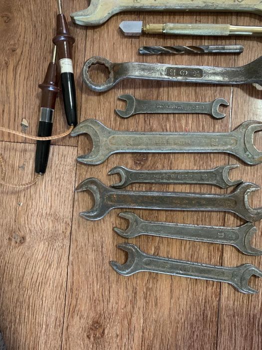 Ключи, плоскогубцы