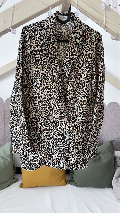 Blazer Mango cu 2 randuri de nasturi, masura XS/S