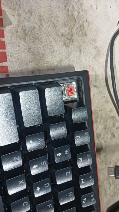 Vând tastatura  gaming
