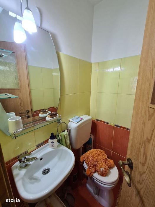 Vând apartament tipD cu 3 camere pe b-dul Nufărului vis a vis de Lotus