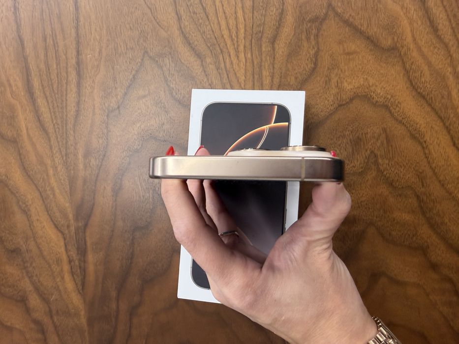 iPhone 16 Pro 256GB Desert Titanium