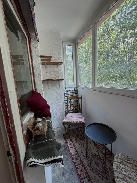 Închiriez apartament cu 3 camere