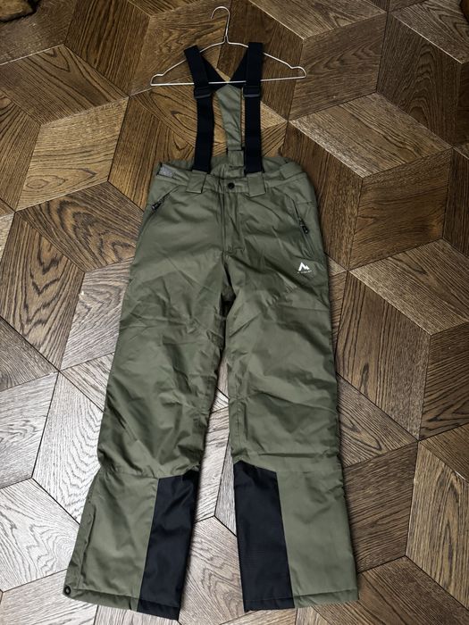 Pantaloni, geaca de ski