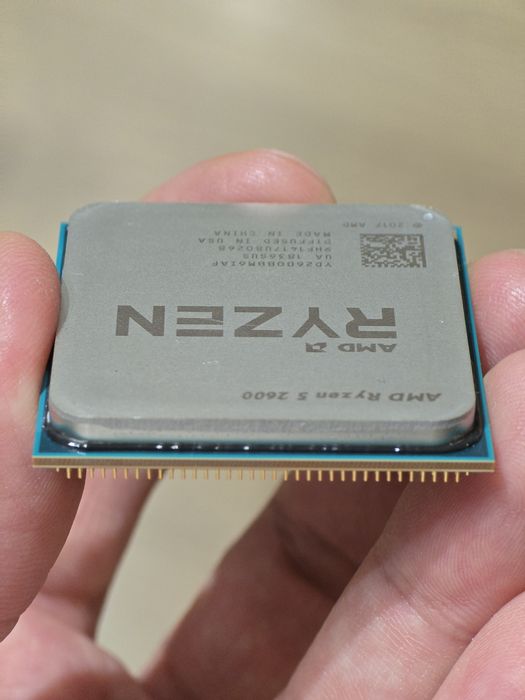 Procesor AMD Ryzen 5 2600 + Cooler stock