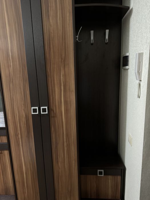 Продам шкаф для прихожей
