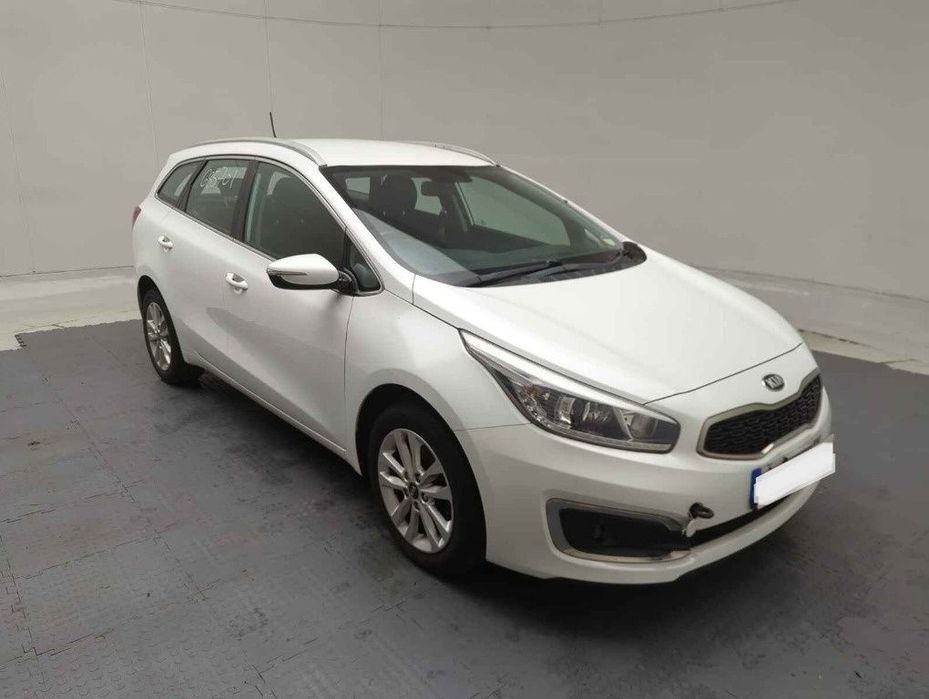 Far dreapta Kia Ceed 2016 WAGON 1.6 DOHC D4FBGZ103032