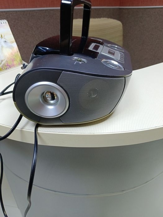 Продам магнитофон Philips