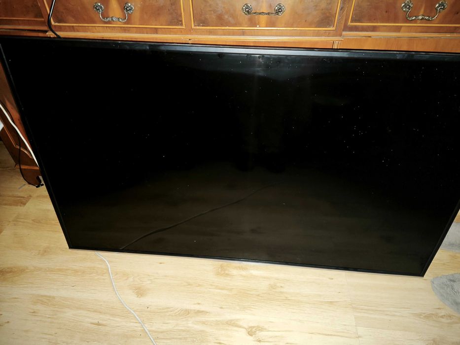 LED JVS diagonală 139 cm