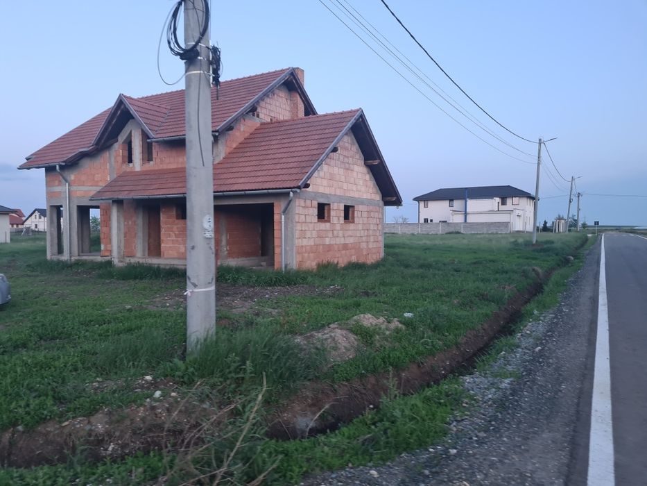 Casa la rosu in Sagu, 505 mp teren.