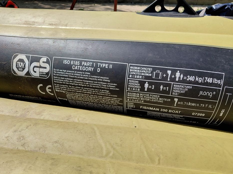 Vând Barcă Fishman 350 preț 300ron. Role Oxelo mărimea 43 preț 350ron.. Invertor 500w 24>220 ,150ron.