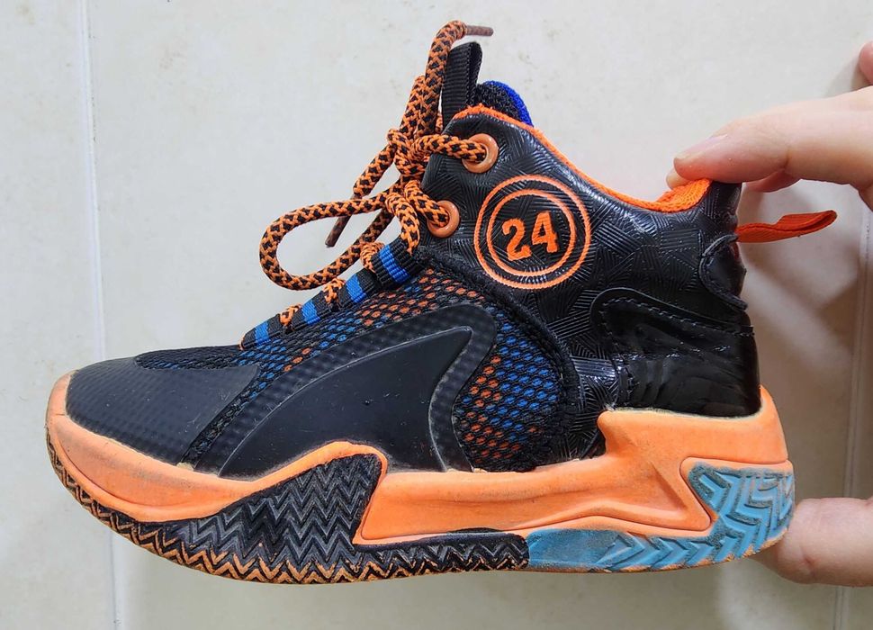 Кроссовки детские