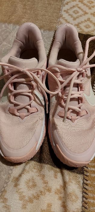 Маратонки nike 39 номер