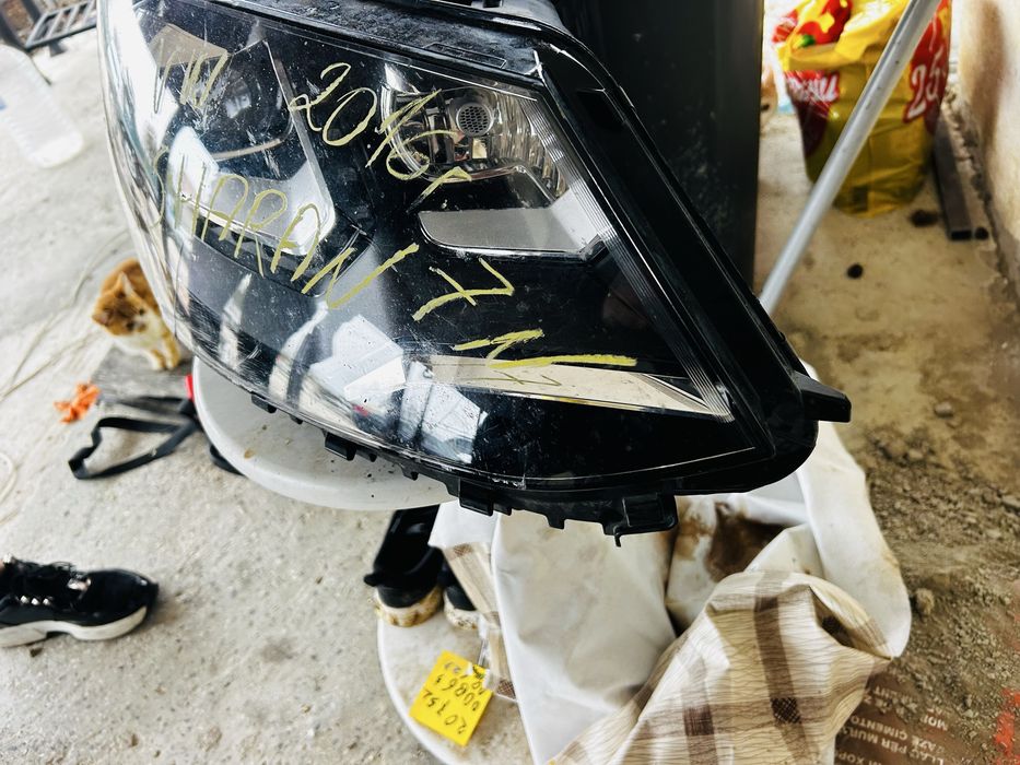 Десен фар VW Scharan 7N -23”