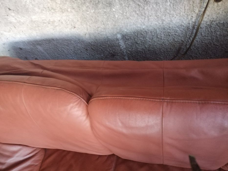 Естествено кожа диван