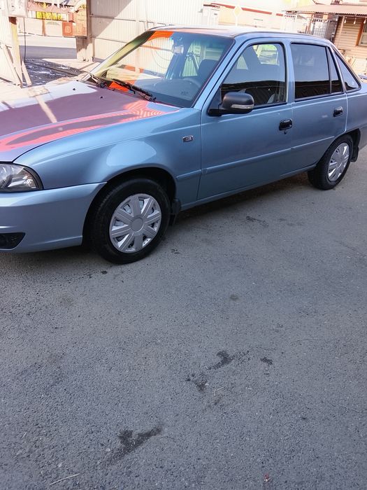 Daewoo нексия 2 автомобиль