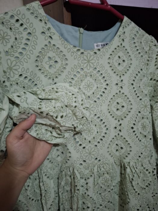 Продам платье   и юбки разные