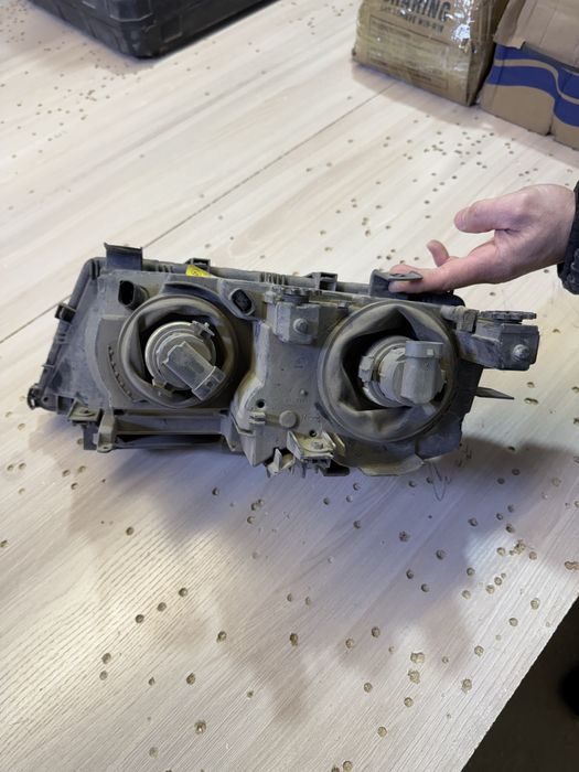 Продам фару бмв е 46