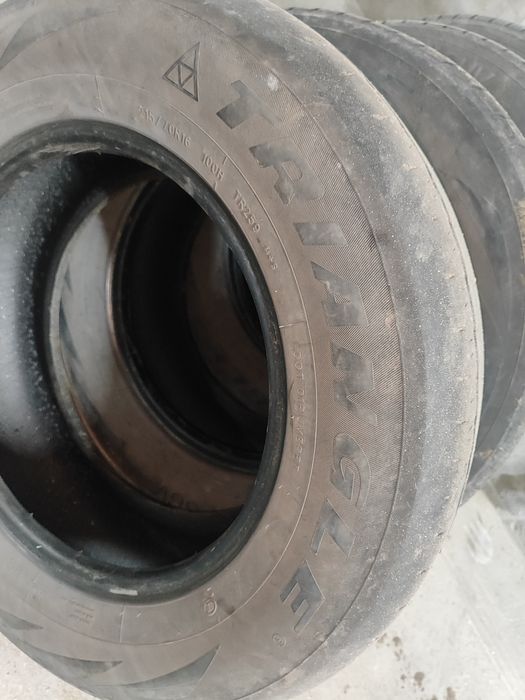 Продам комплект шин 215/70R16