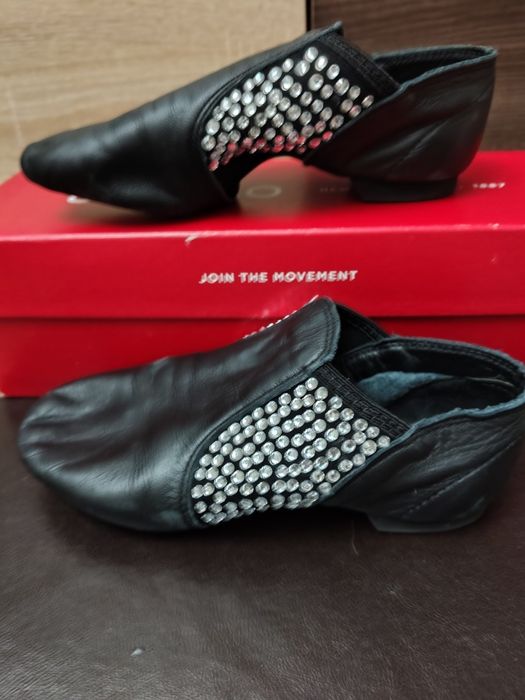 Цялостен костюм за шоу танц