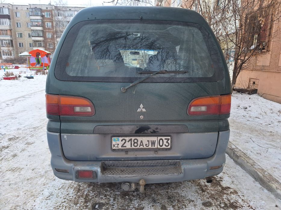 Mitsubishi space gear 1995