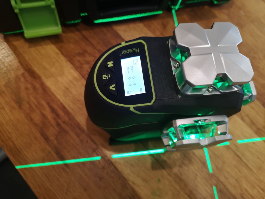 Лазерен нивелир Huepar 4D