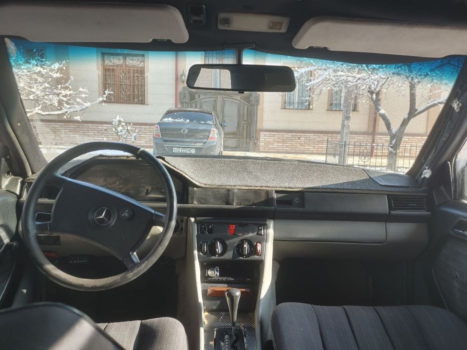 Mersedes w124 sotiladi