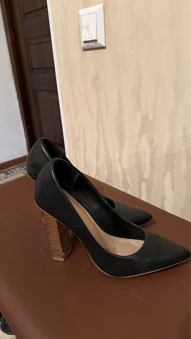 женские туфли, черные