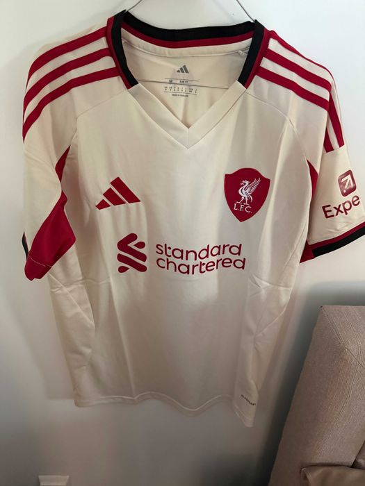 Tricou Liverpool away kit sezonul nou premier league