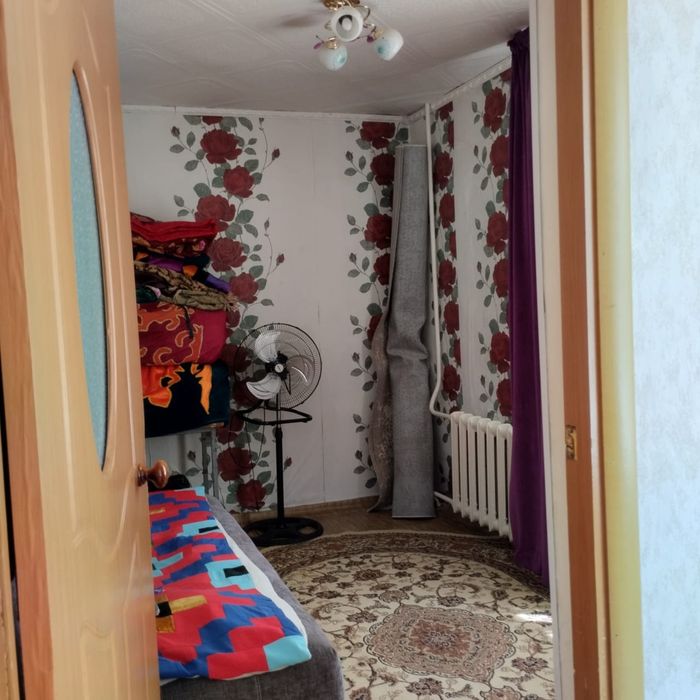 Продаётся 4 комнатная квартира