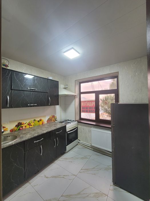 Срочно продаётся квартира 2х комнатная адреса сартепо 62кв 57.000$торг