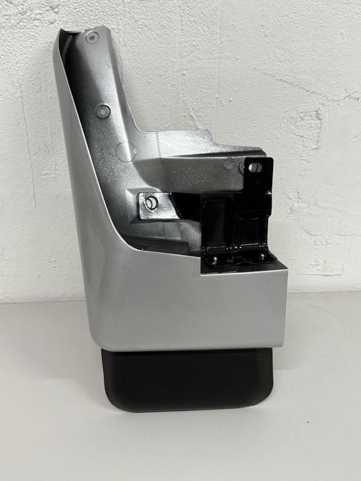 Клык переднего бампера Паджеро 2