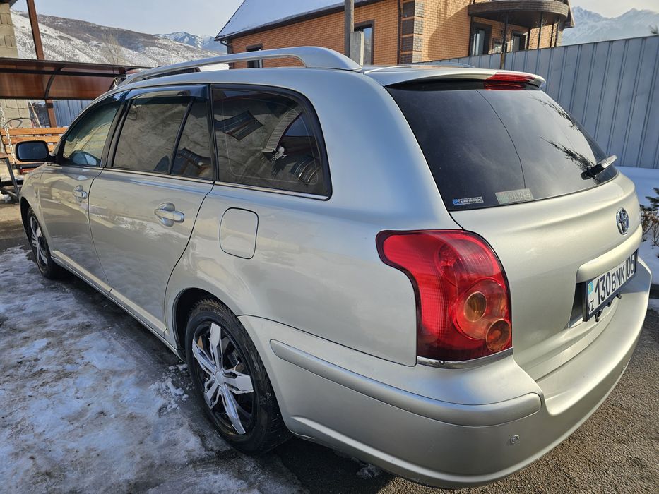 Продам Тойоту Авенсис 2005 года