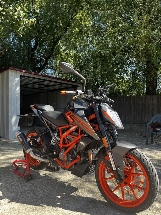 KTM DUKE 125 2023 cu accesorii