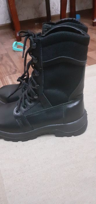 Продам берцы новый