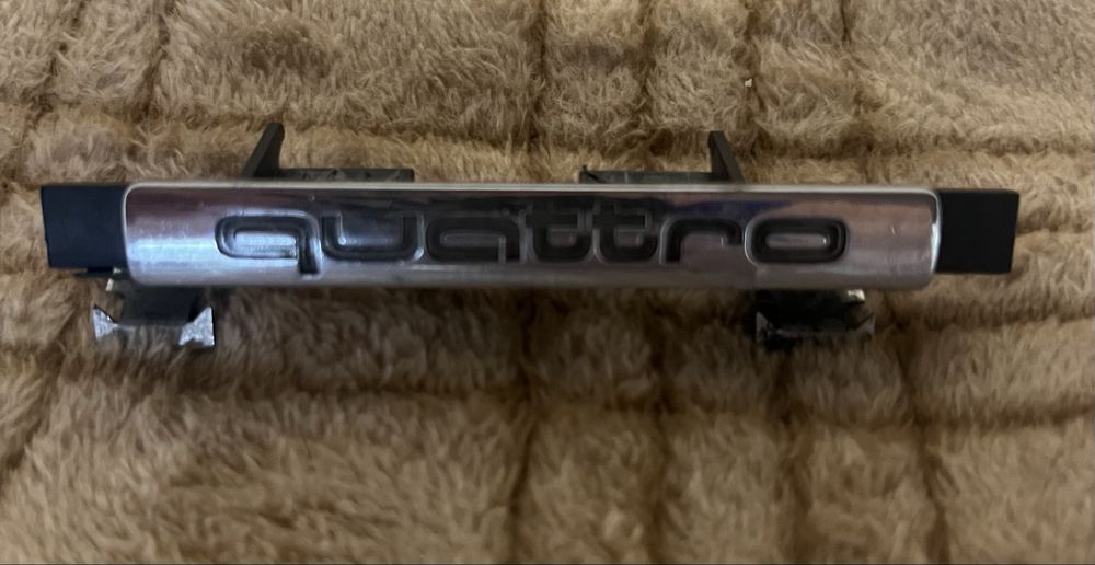 Шильдик _ Audi Allroad _ Кваттро