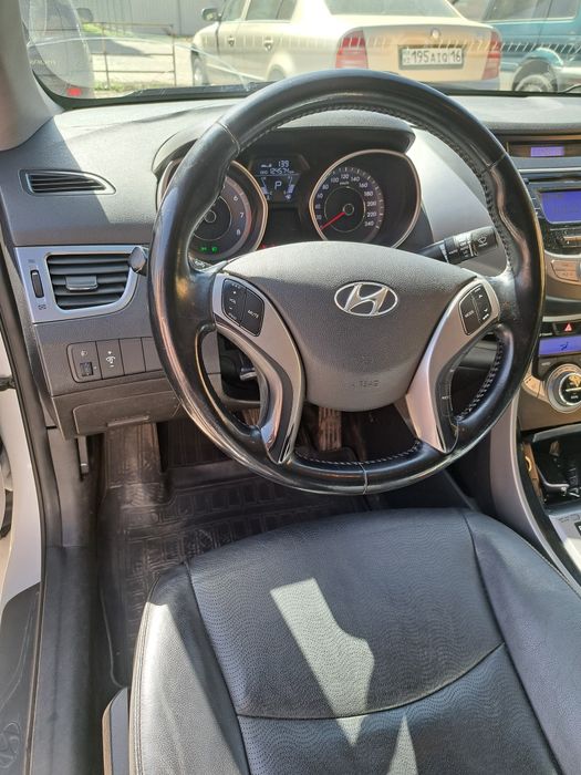 Продам Hyundai Elantra 2013